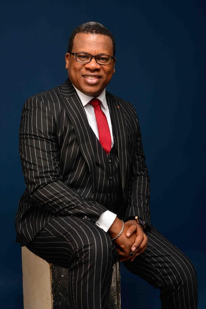 DR. ALEXANDER OMOLEYE FARANPOJO MAS, CMC, FMIC, FNIM, mni 
